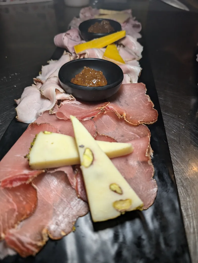 tagliere salumi Campo norcineria con cucina
